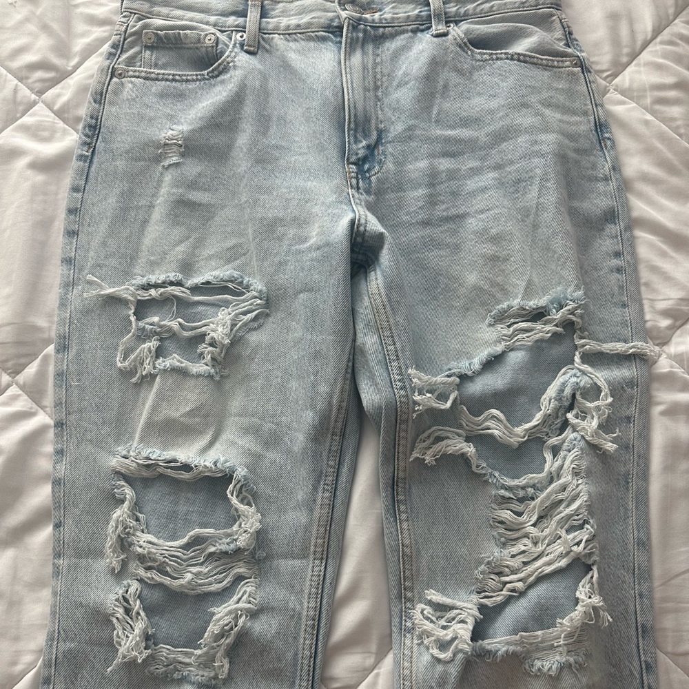 Aeropostale mom jeans size 8 light wash